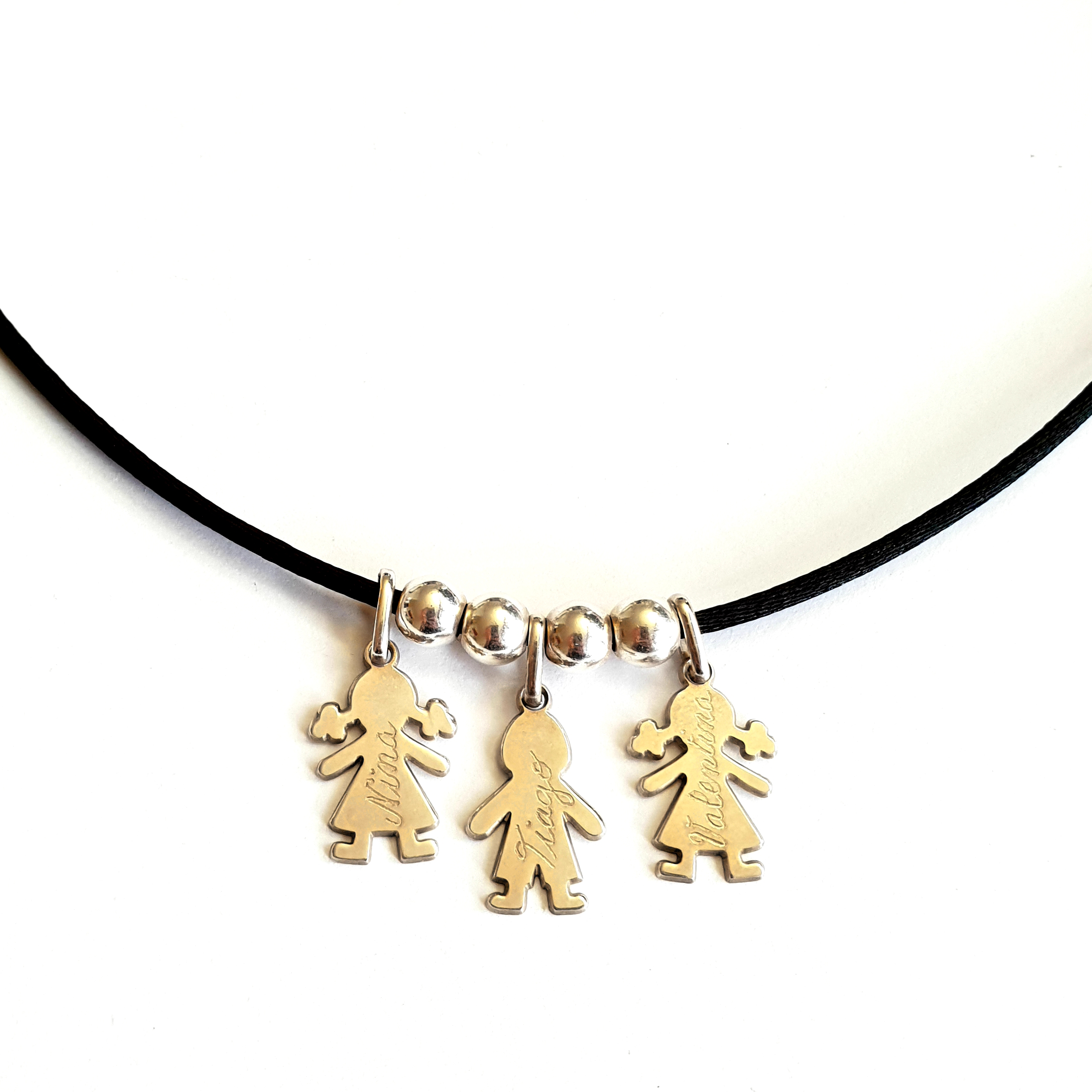 ancien-collier-3-personnages.jpg