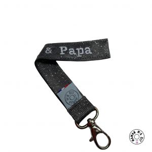 Porte clé brodé noir pailleté broderie gris clair