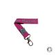 Porte clé brodé fushia, broderie gris clair